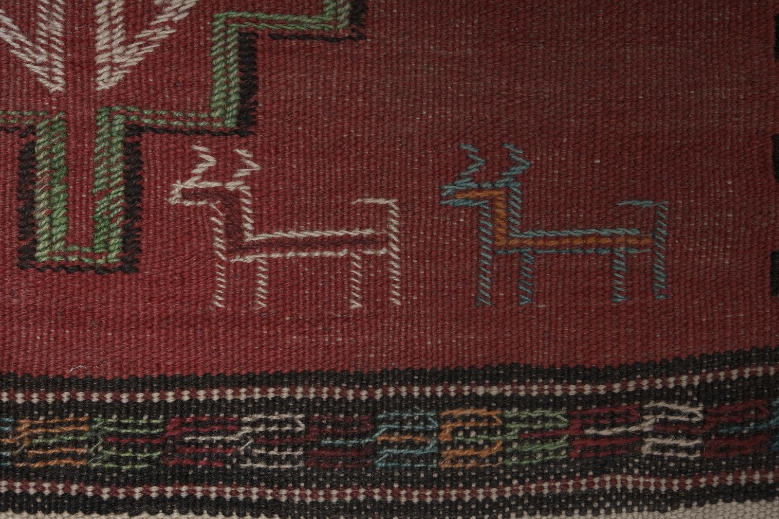 1960s Vintage Animal Turkish Soumac Kilim Rug 3'6'' X 6'1'' photo vinterior