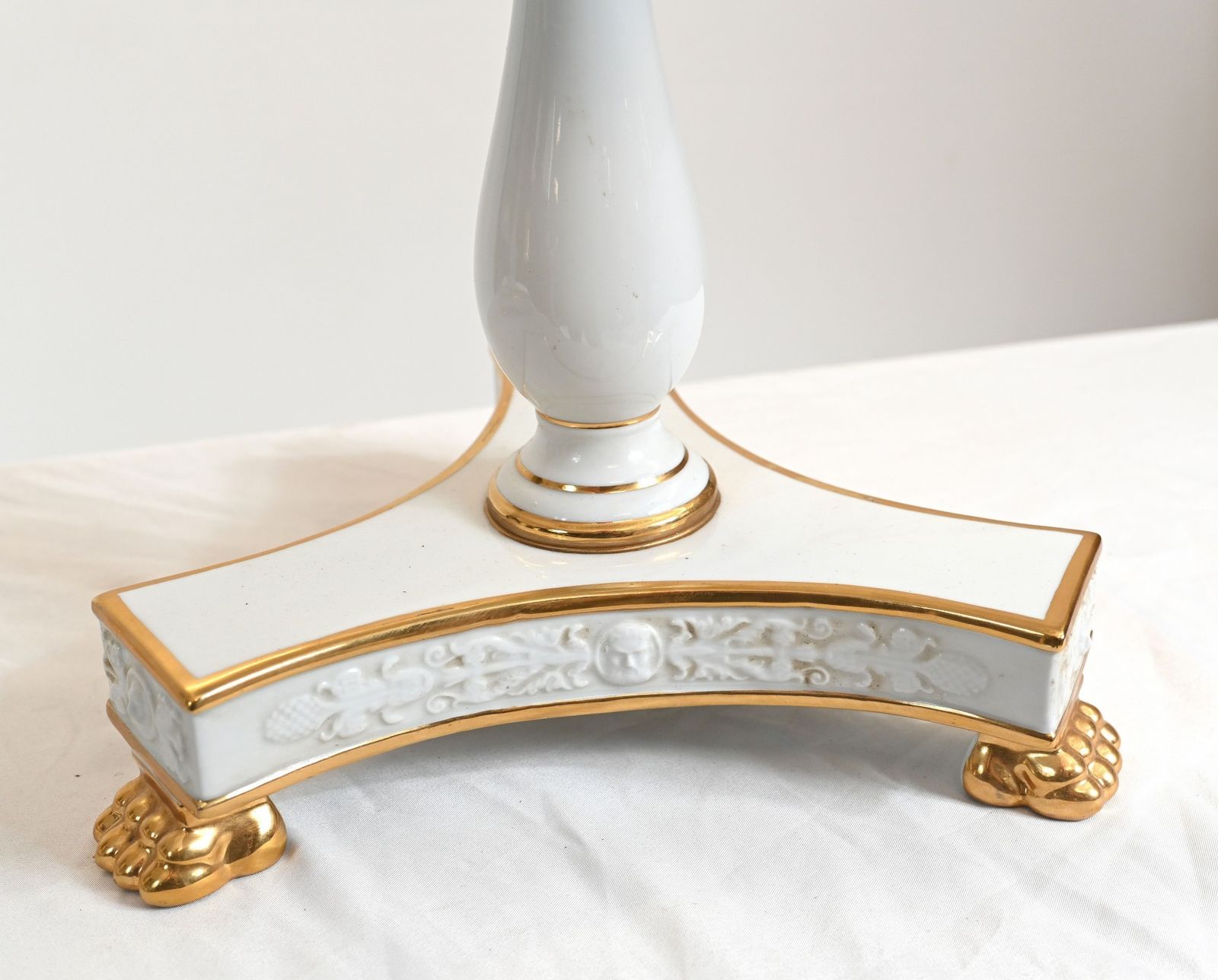 photo furniture Pair Meissen Porcelain Comports Plate Stand Dishes