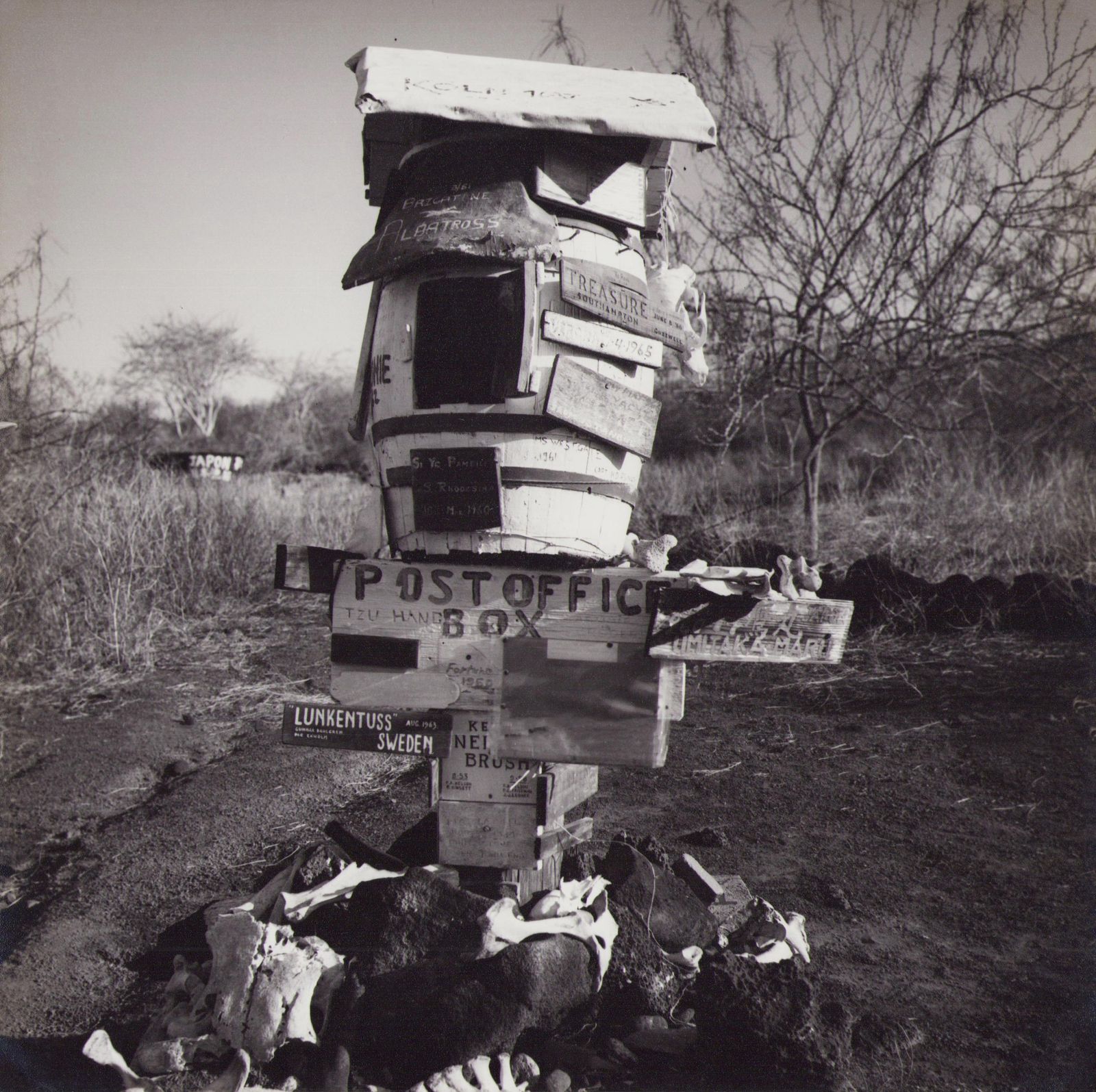Hanna Seidel Galápagos, Postoffice, Signs, Black And White Photography, 1960s