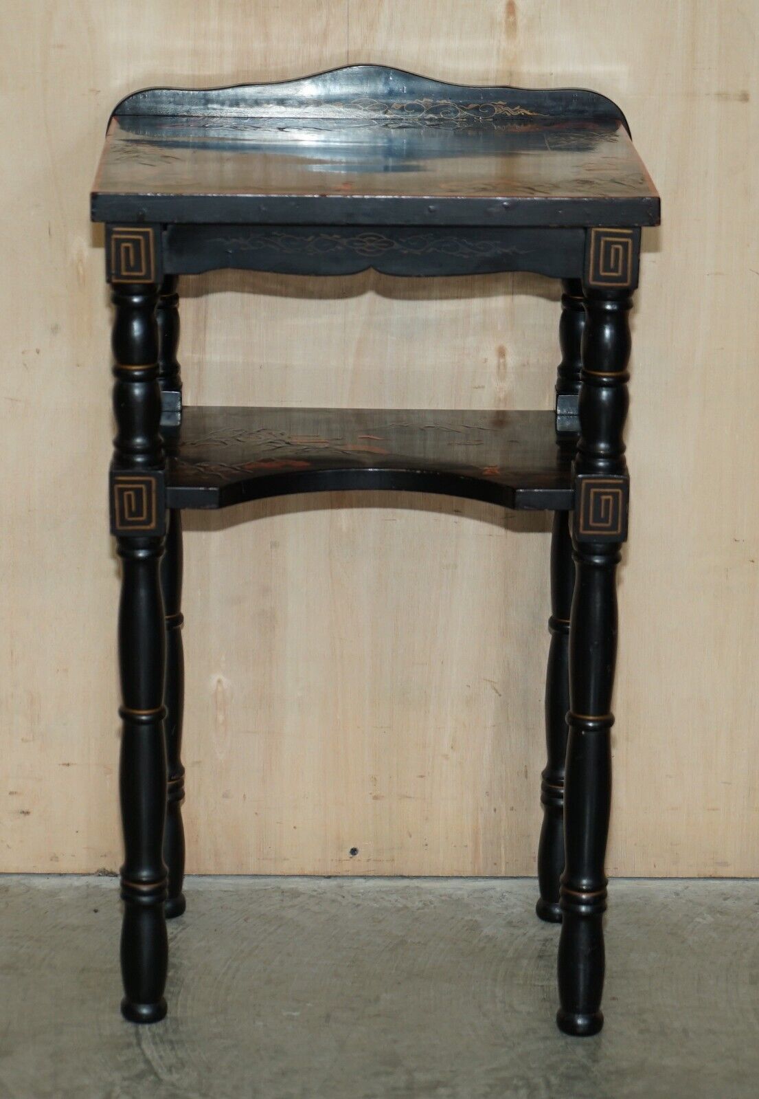 Sublime Nest Of 2 Circa 1880 Chinese Chinoiserie Lacqurered Tables Hand Painted photo for sale