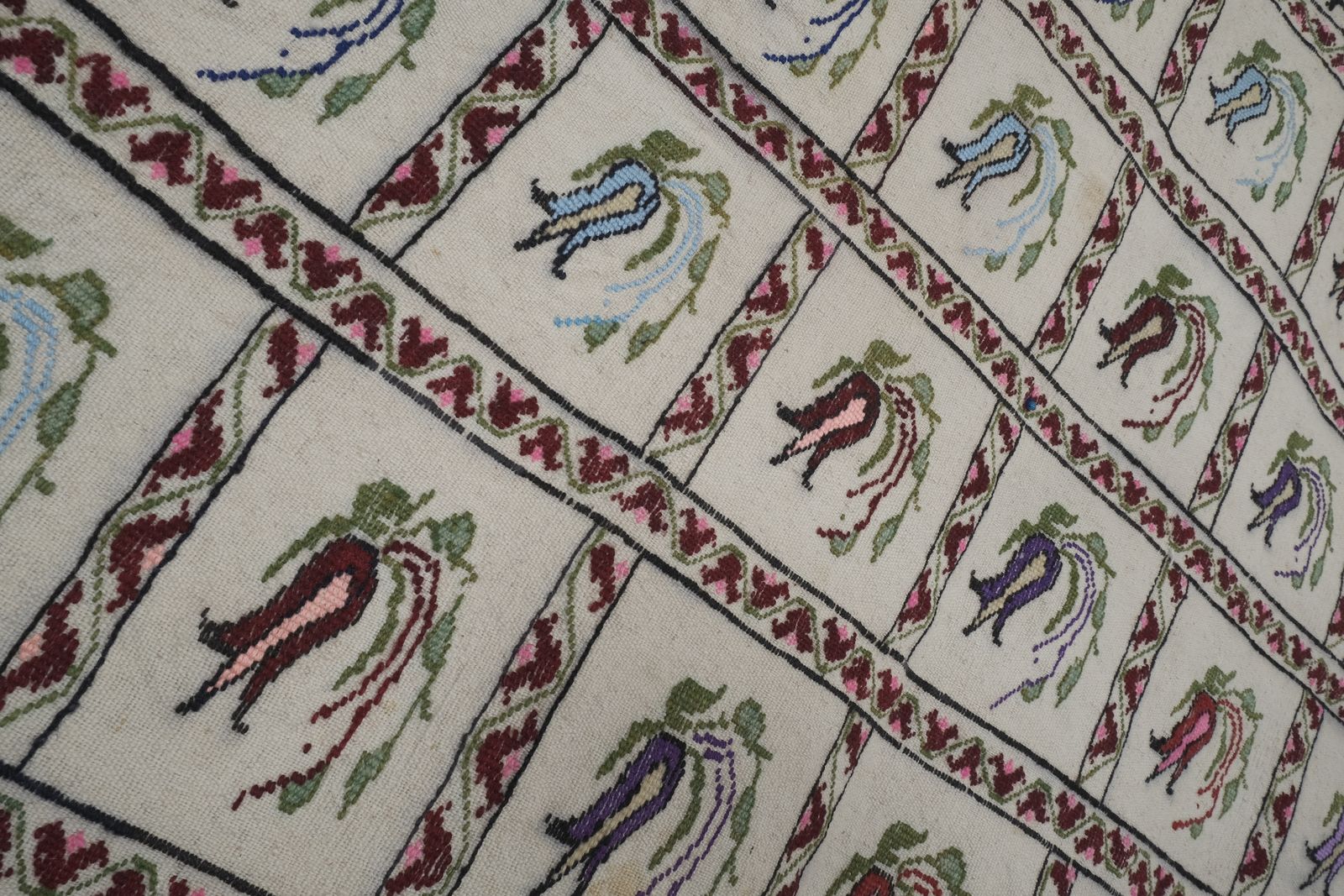 Vintage Aubusson Tulip Motif Kilim Rug photo 673.0