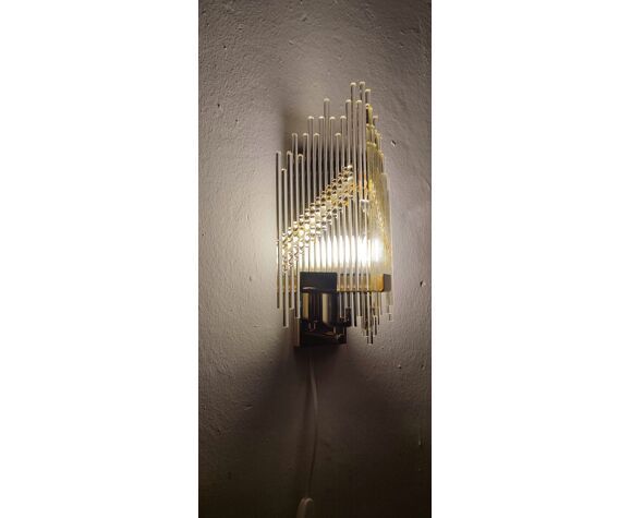 photo furniture Wall Lamp In Methacrylate And Metal Italy 1980s