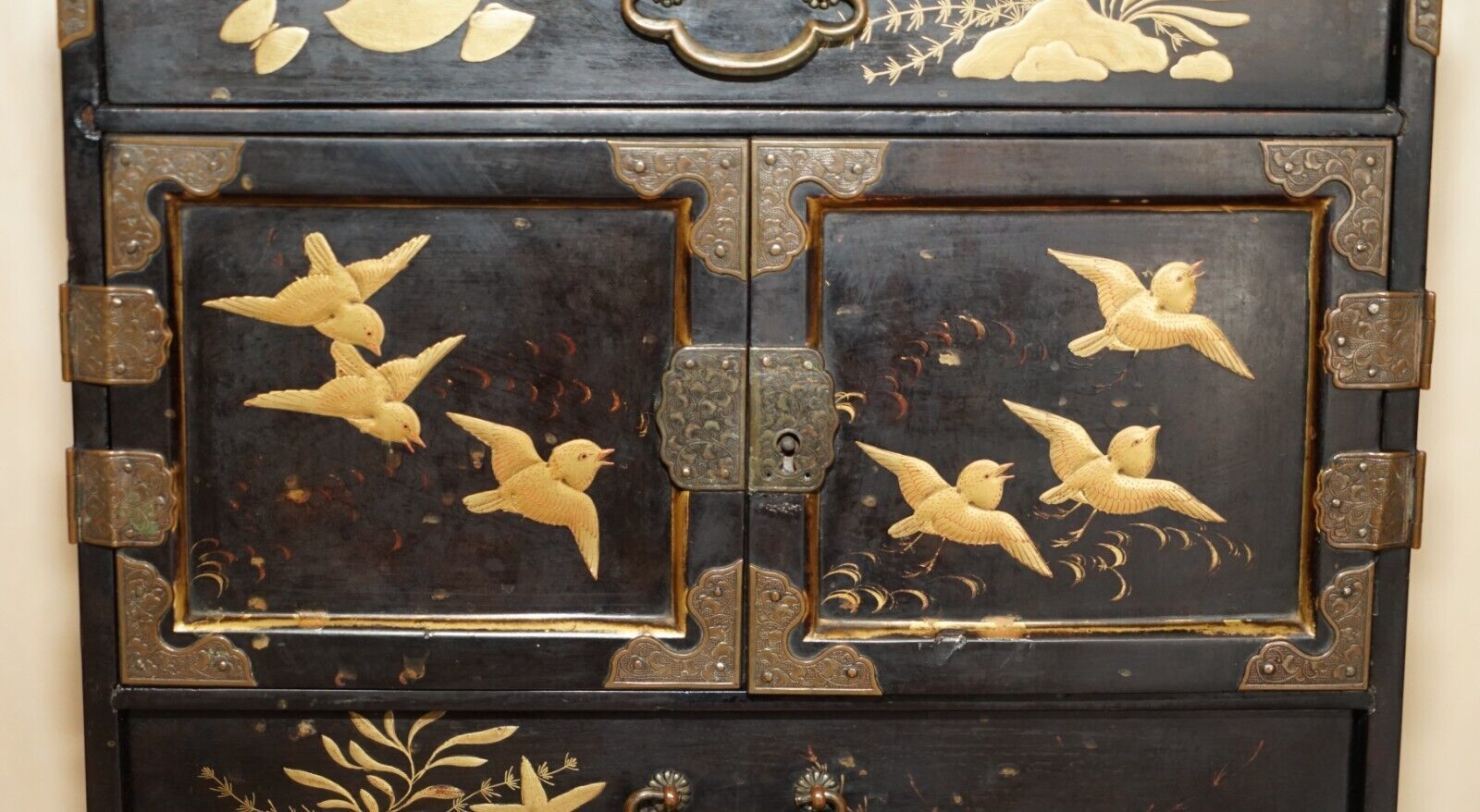 Fine Antique Collectable Chinese Table Top Cabinet Jewellery Collectors Storage photo Home Decor