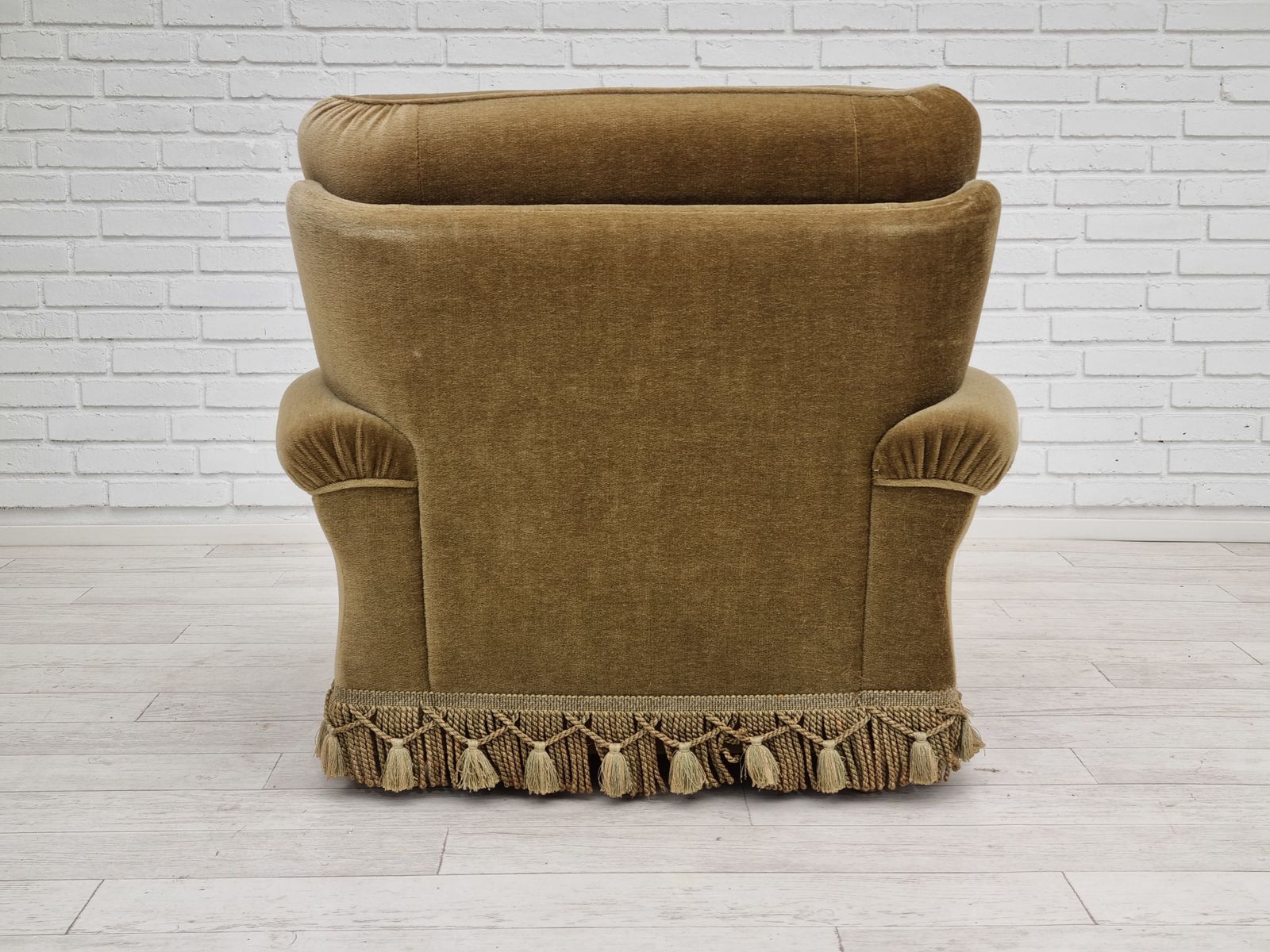 photo vinterior 1970s, Danish Vintage Club Chair,  Original Velour Upholstery