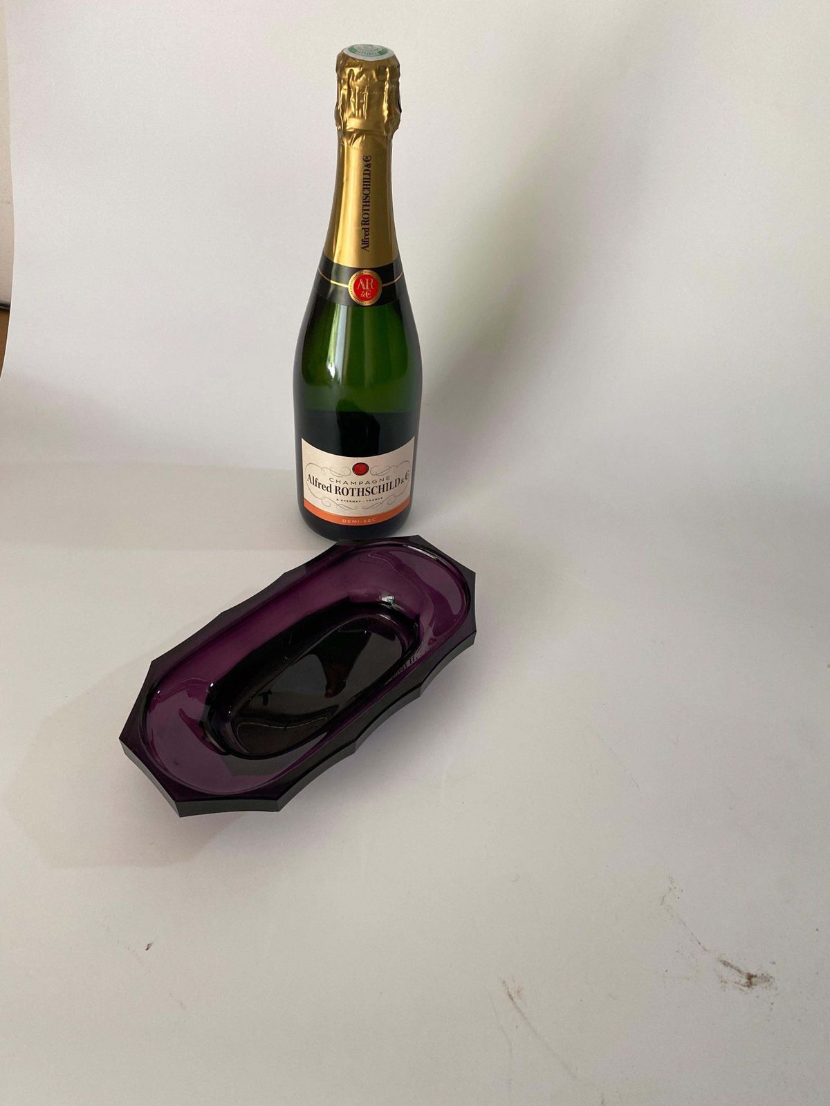 Art Deco Vide Poche Or Ashtray, In Purple Color, In Art Glass, From France 1940 photo for sale