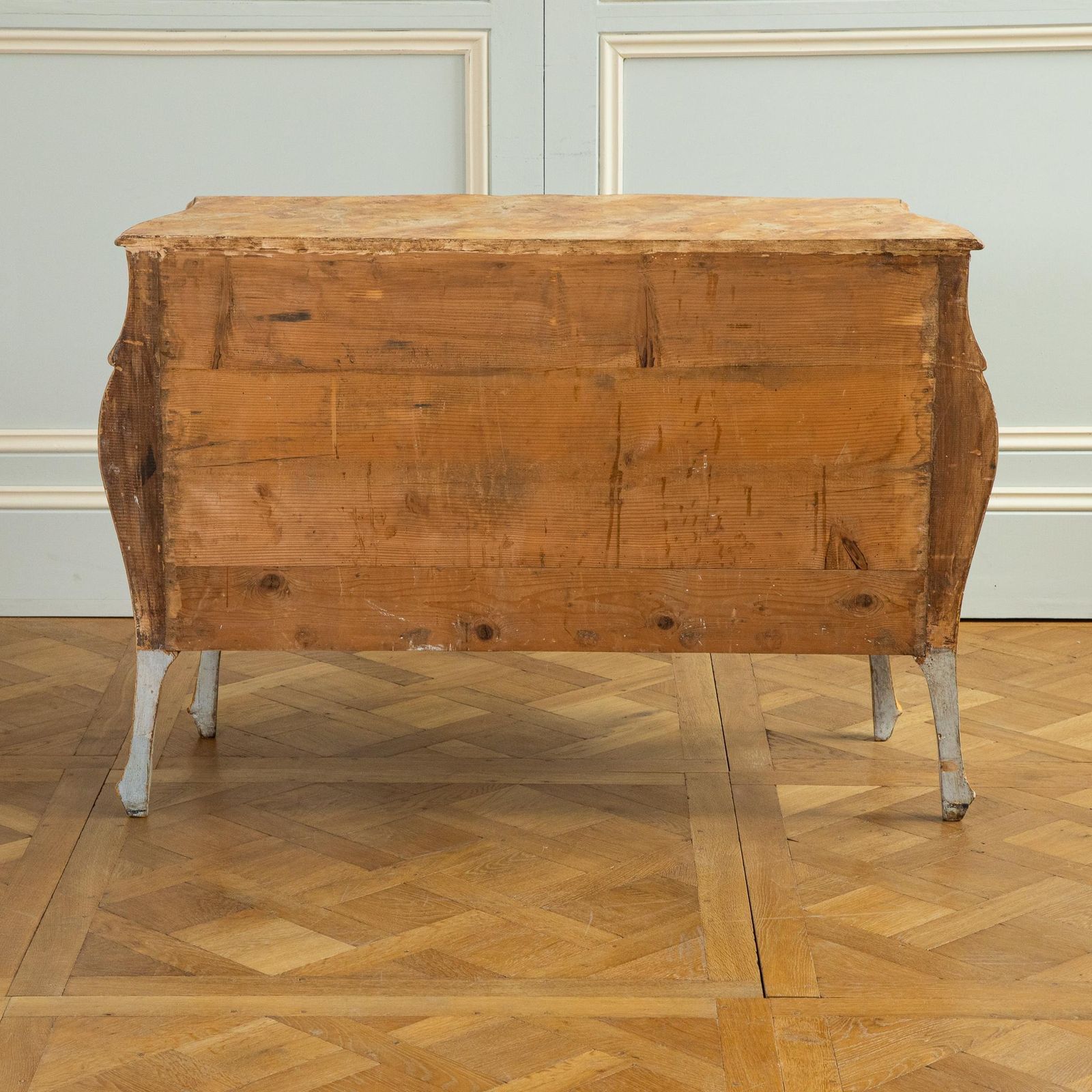 Late 19th C. Venetian Chest Painted In Chinoiserie Stye Of Blue & Yellow Ochres photo vinterior