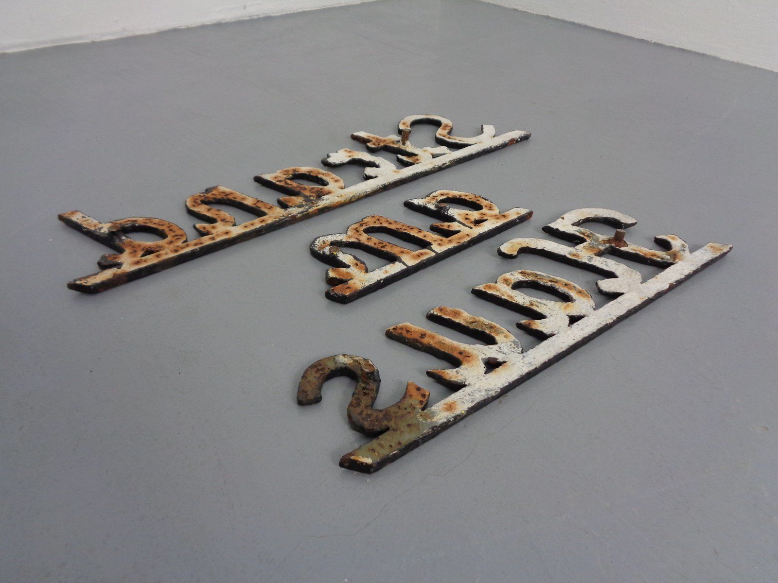 photo furniture Cast Iron House Am Beach Lettering, Germany, 1960s, Set Of 3