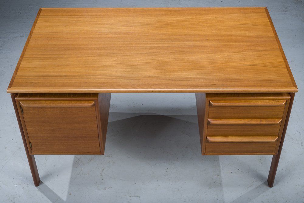 Mid Century Teak Desk From Gv Møbler, 1970s photo vintage