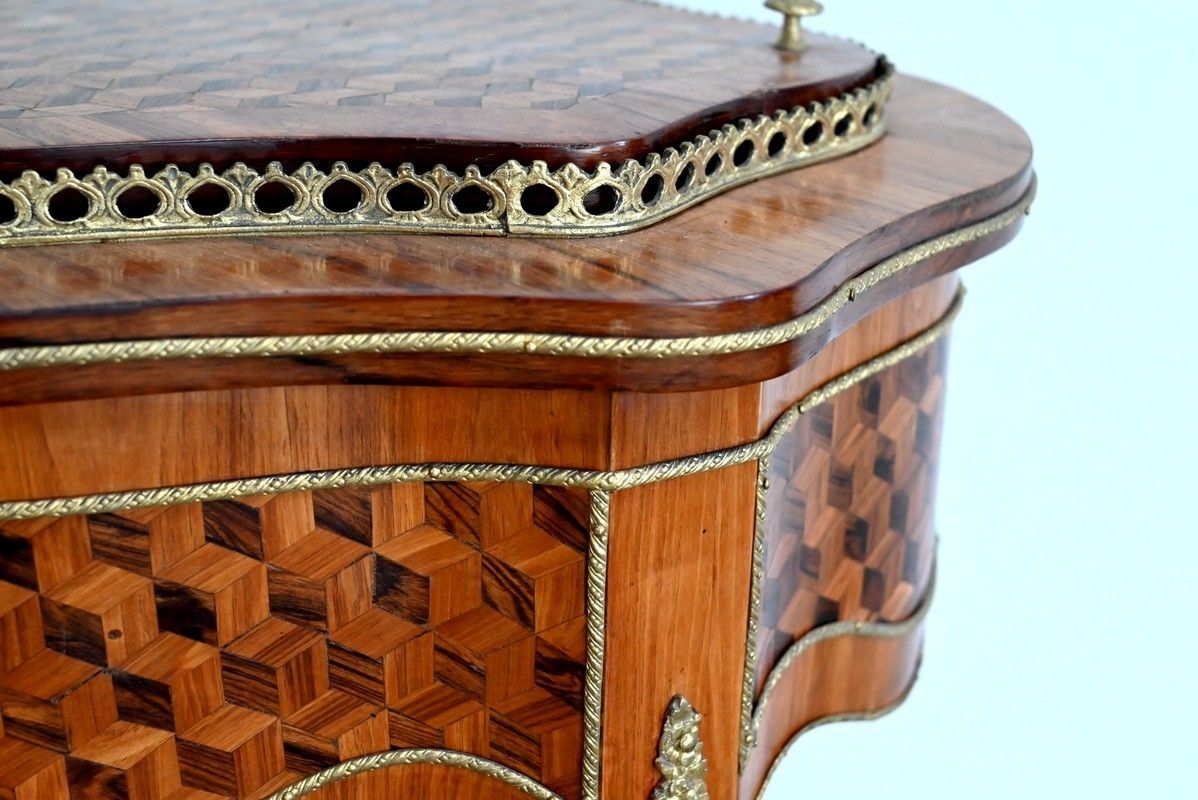 3331.02 Planter In Marquetry, Louis XV Style, Napoleon III Period   Mid 19th Century photo