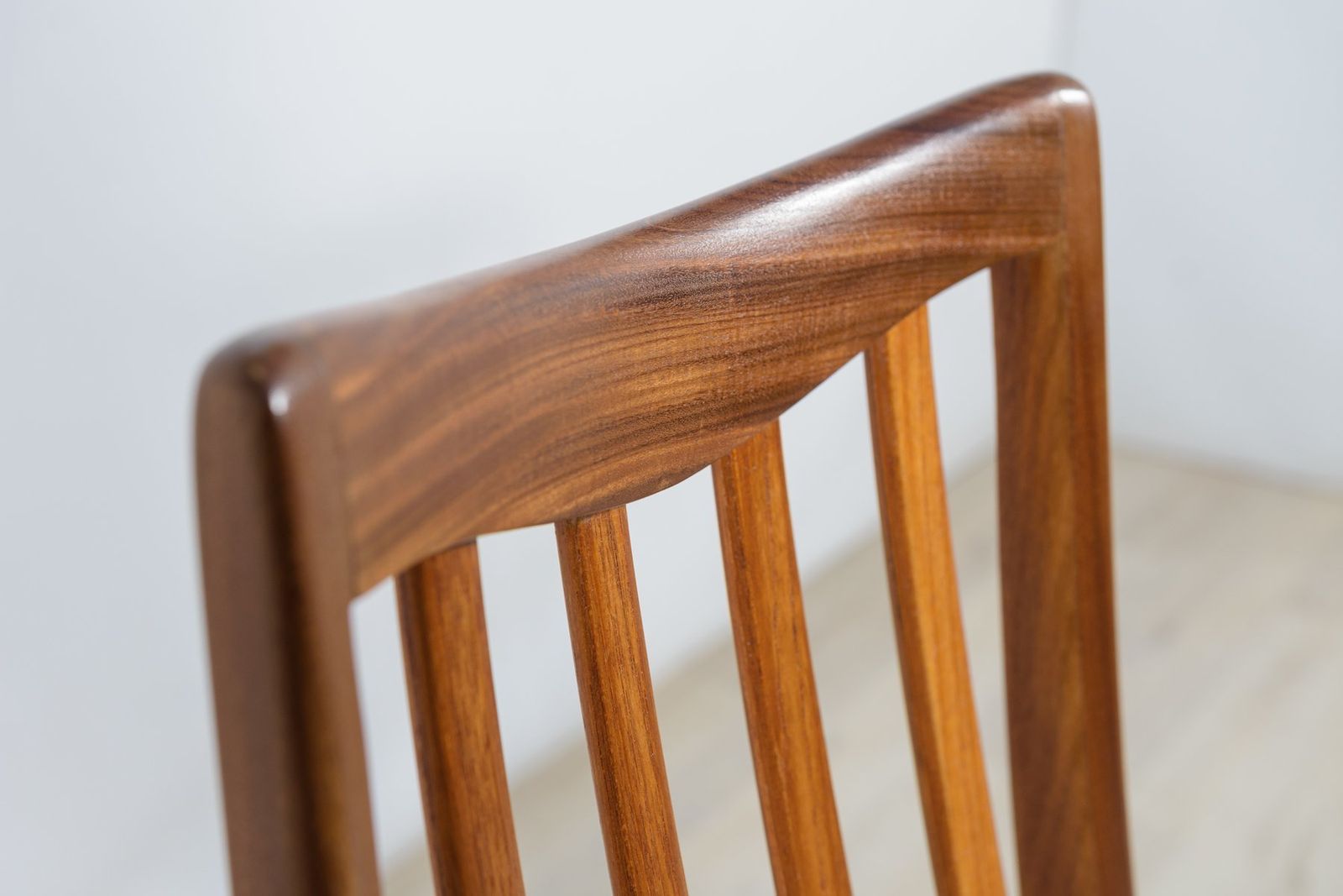 photo vinterior Mid Century Teak Dining Chairs By Leslie Dandy For G Plan, 1960s, Set Of 4