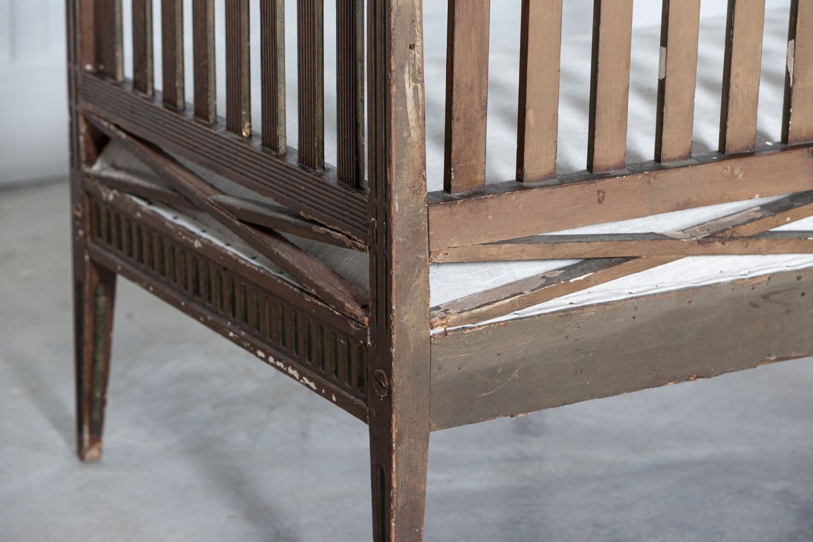 Furniture Swedish Painted Gustavian Sofa   Daybed photo