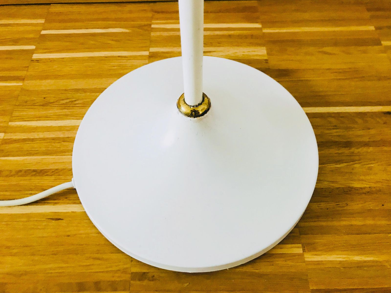 photo furniture Kaiser Midcentury Brass And White 4 Arm Space Age Floor Lamp, 1960s, Germany