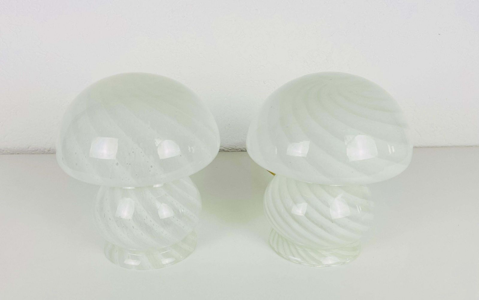 photo furniture Pair Of Vetri D‘Arte Murano Glass Mushroom Table Lamps, Italy, 1970s