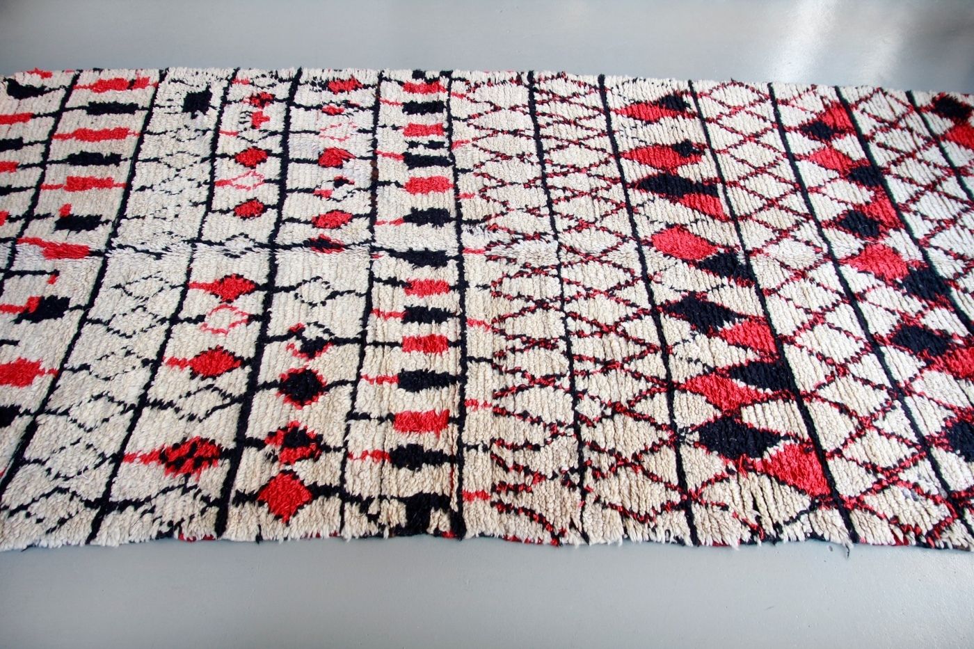 Original Old Vintage Berber Beni Ouarain Carpet