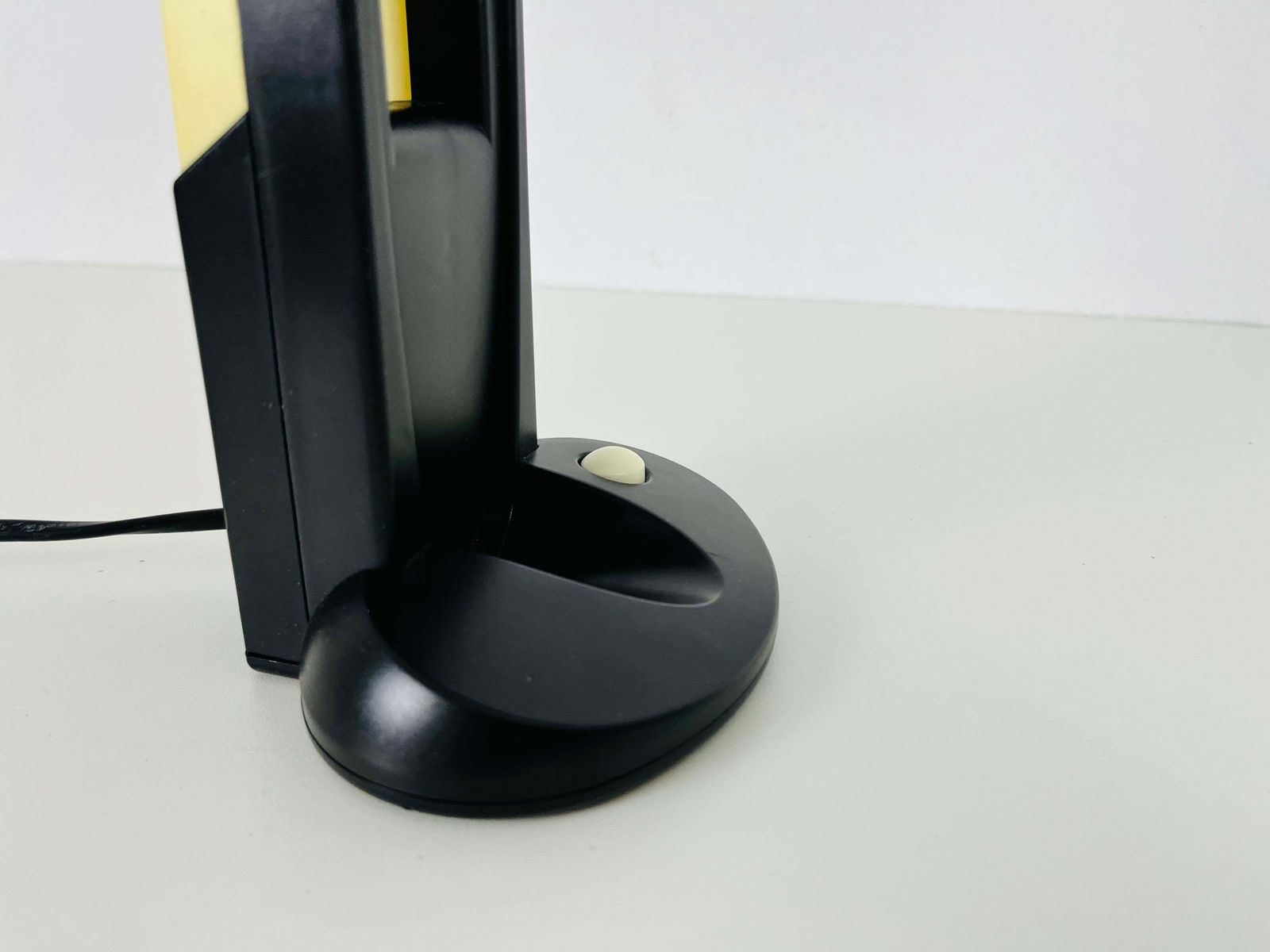 Black Toucan Table Lamp By H.T. Huang For Huangslite, 1990s photo vinterior