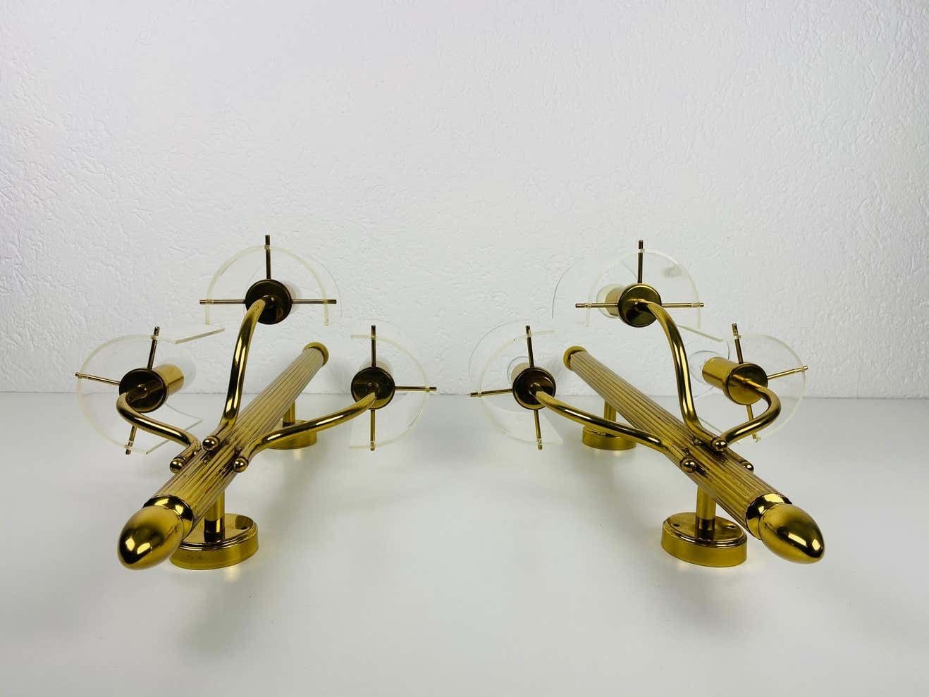 Huge Pair Of Mid Century Modern Brass And Perspex Cinema Wall Lamps, 1950s photo Lighting