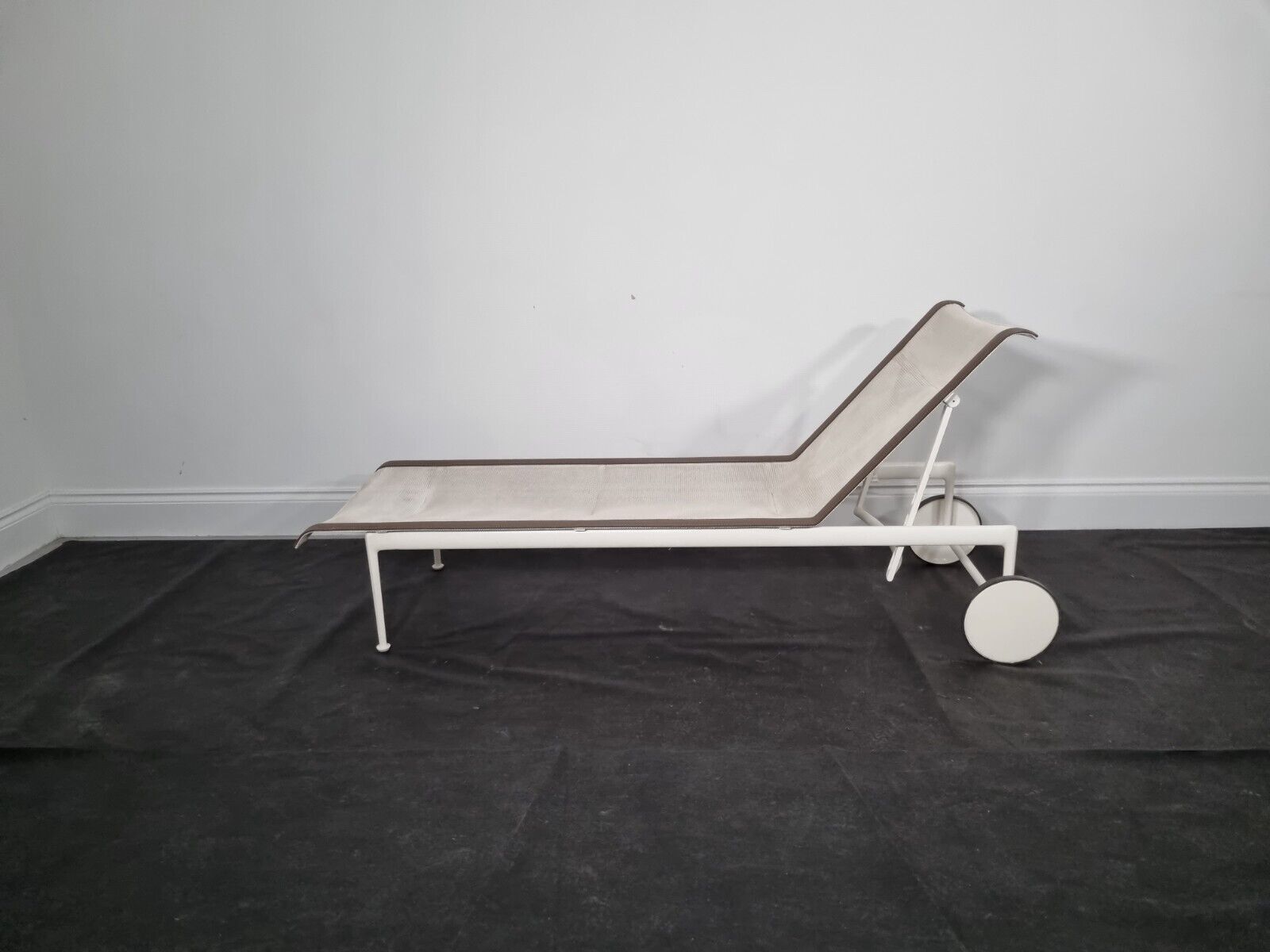 A Pair Of Rare Knoll International 1966 Sun Loungers In Very Good Condition photo buy