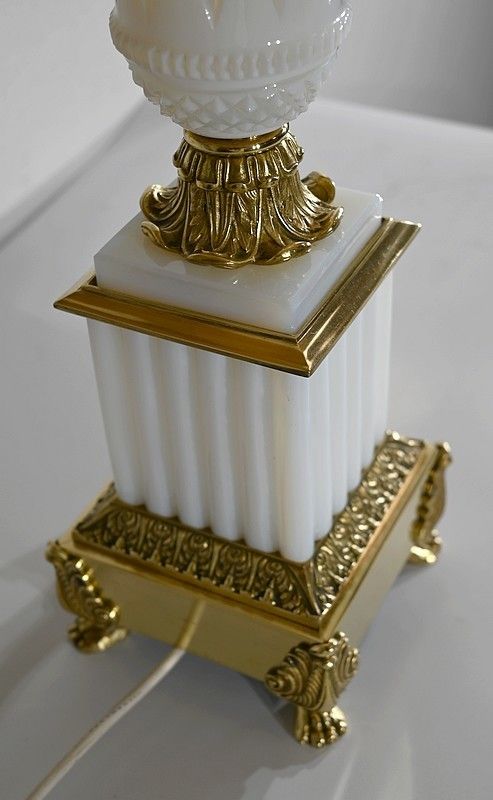 photo furniture Important Opaline And Bronze Lamp, Louis XVI Style – 1950