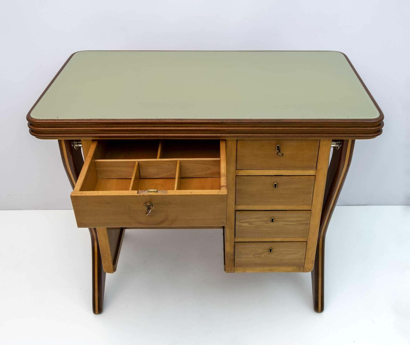 Osvaldo Borsani Mid Century Modern Italian Shop Counter Cash Desk, 1950s photo 7490.0