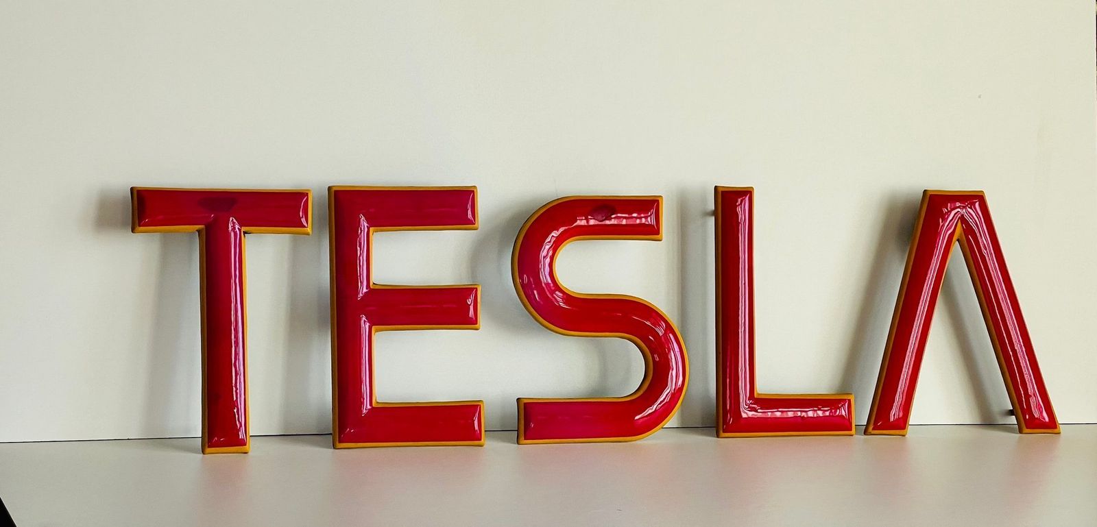 photo vintage Industrial Letter Sign From Tesla, Set Of 5
