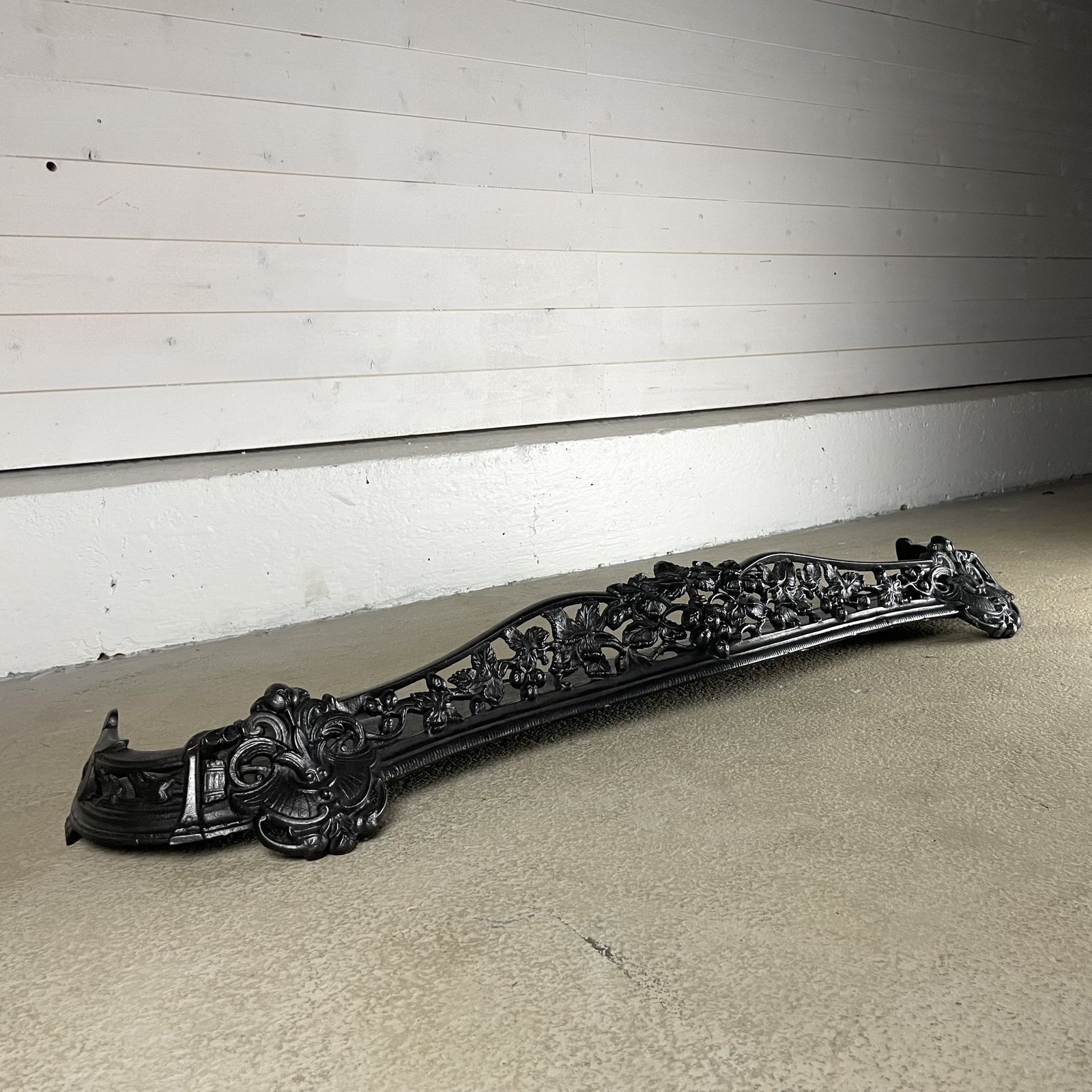 Small Decorative Antique Cast Iron Fender