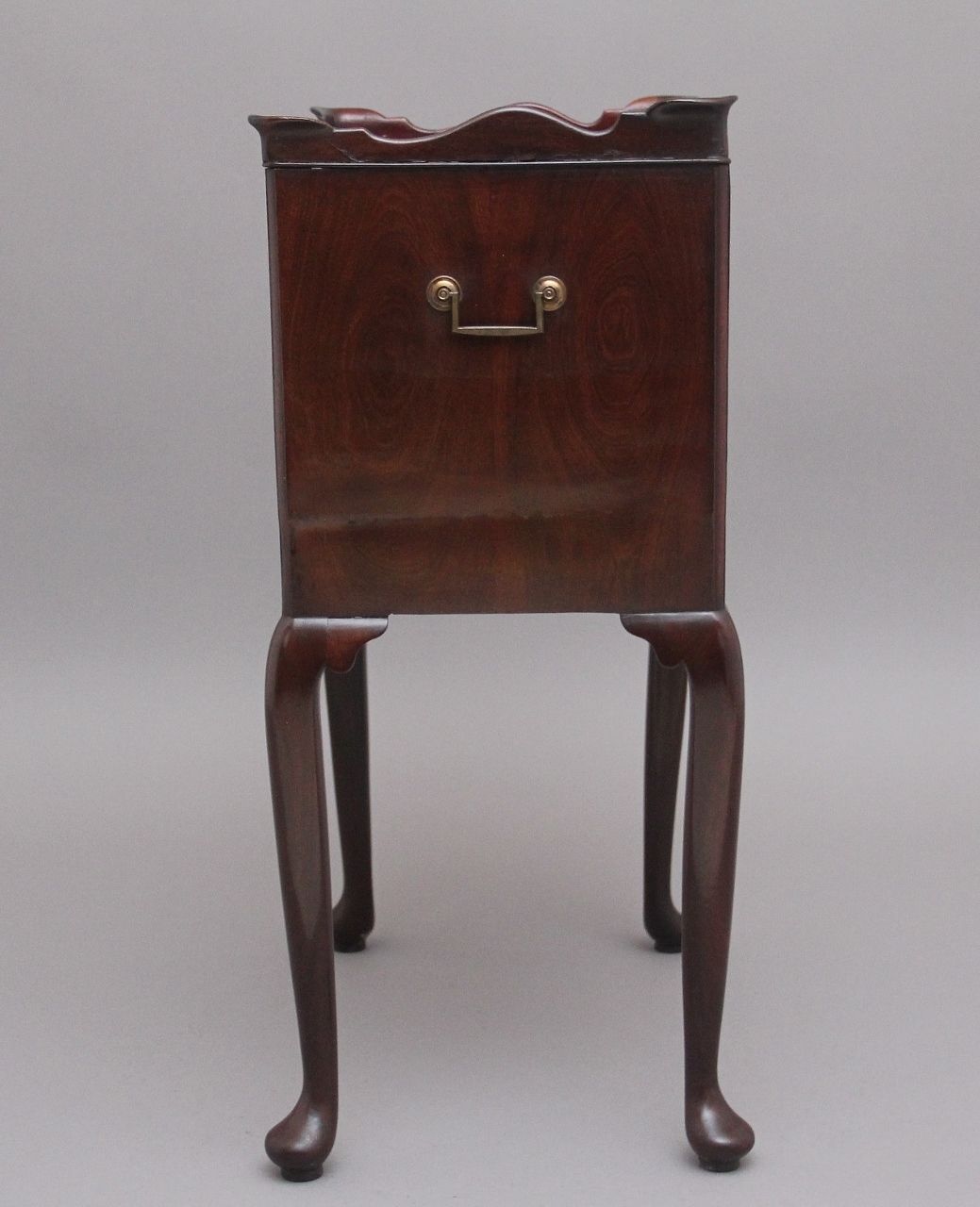 Early 20th Century Mahogany Bedside Cabinet In The Georgian Style photo buy