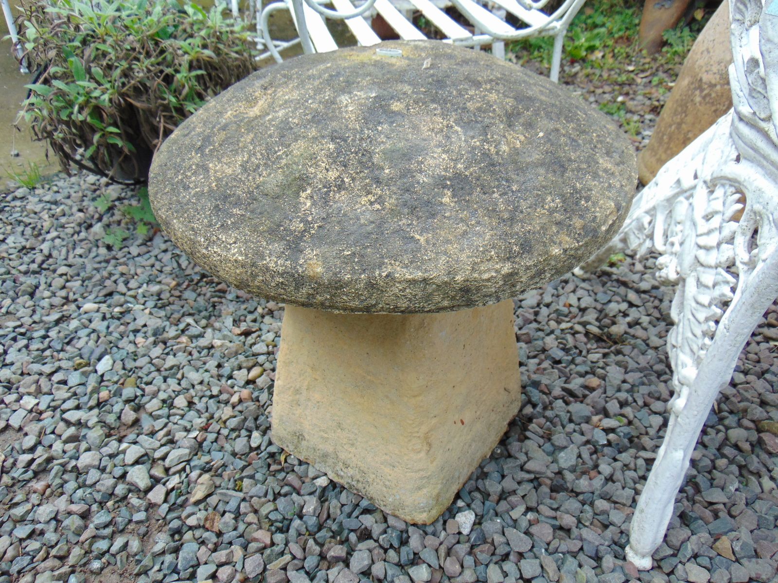 Weathered Reconstituted Stone, Staddle Stone, Mushroom Water Feature/Fountain photo vinterior