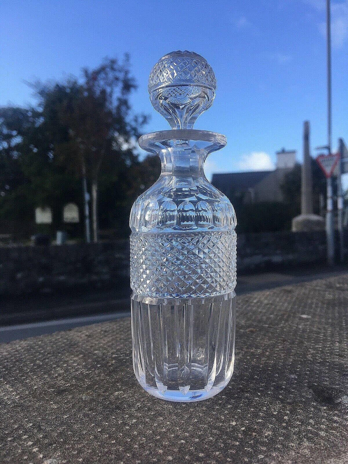 photo furniture Exceptional Antique Richard Richardson 6 Bottle Cut Glass Cruet Set & Epns Stand