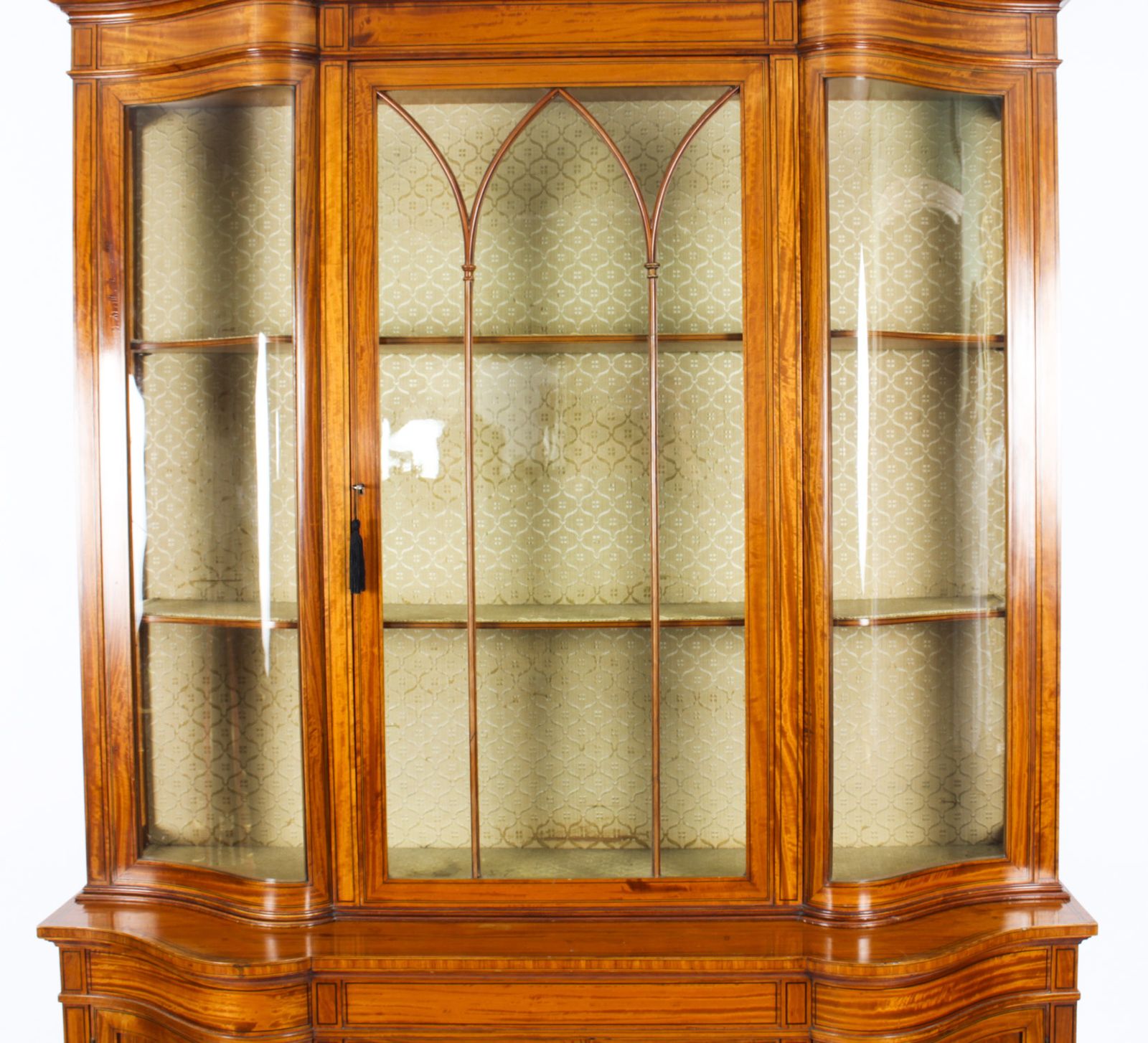 photo vinterior Edwardian Serpentine Satinwood Inlaid Display Cabinet 19th C