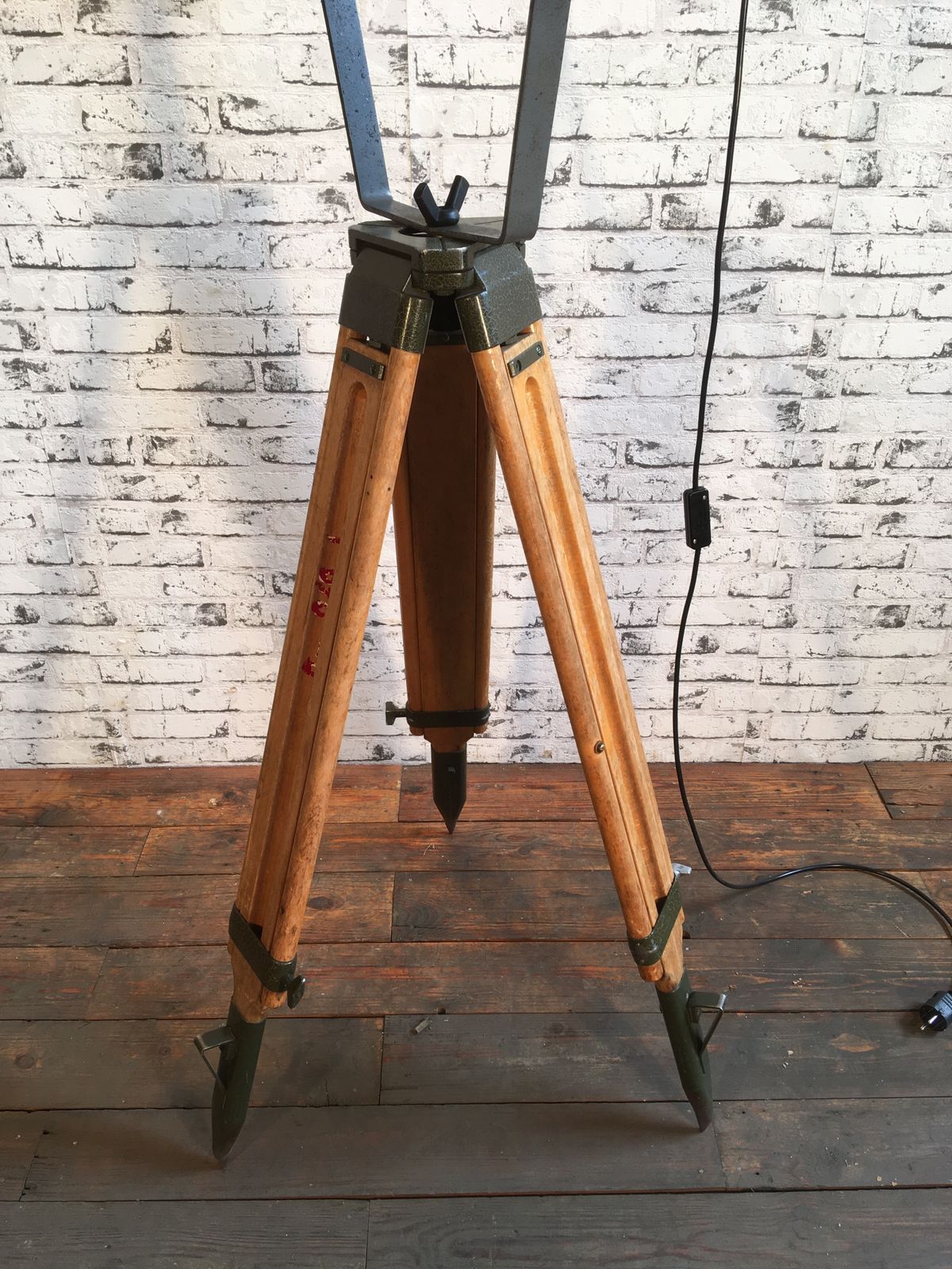 Large Grey Industrial Spotlight On Wooden Tripod, 2x photo vinterior