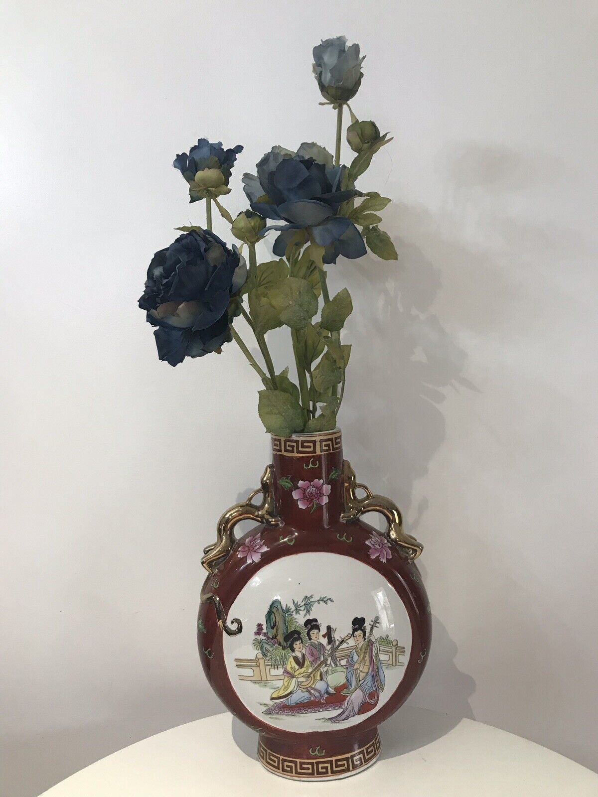 Cantonese Hand Painted Guilt Komodo Dragon Handled Vase photo for sale