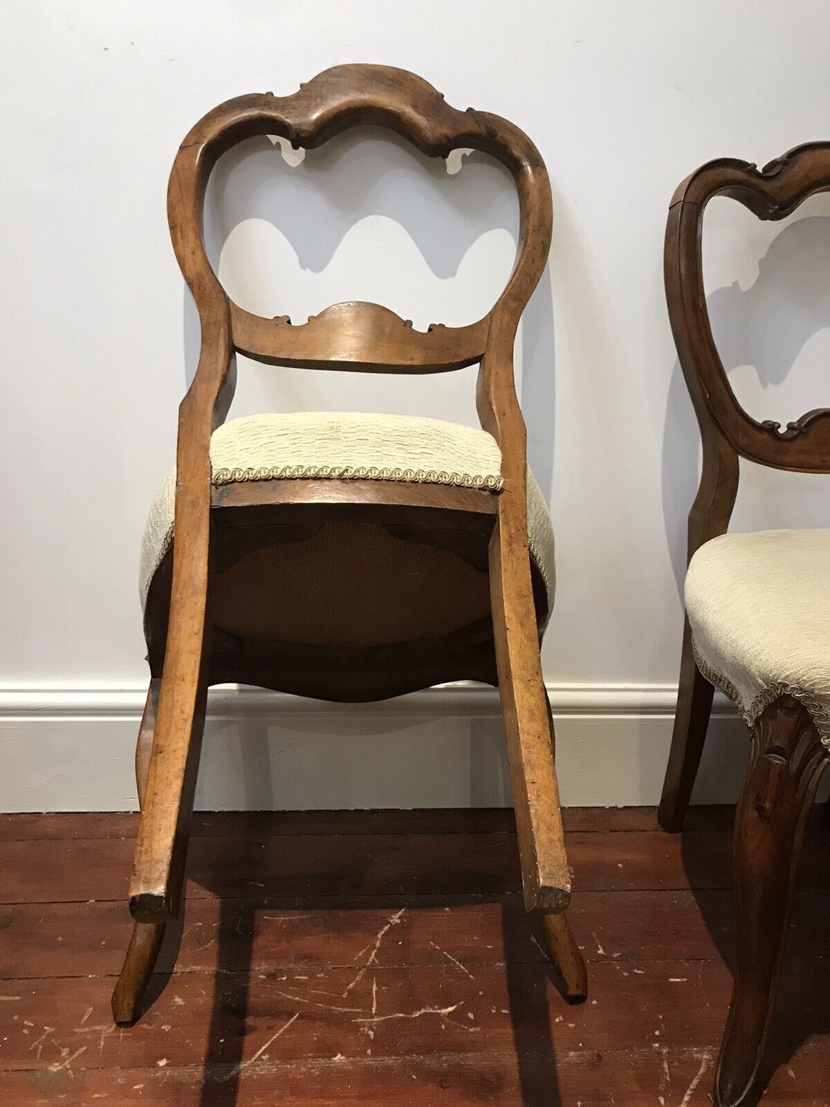 950.0 Fine Antique Set Of 6 Walnut Victorian Balloon Back Dining Chairs C1865 photo