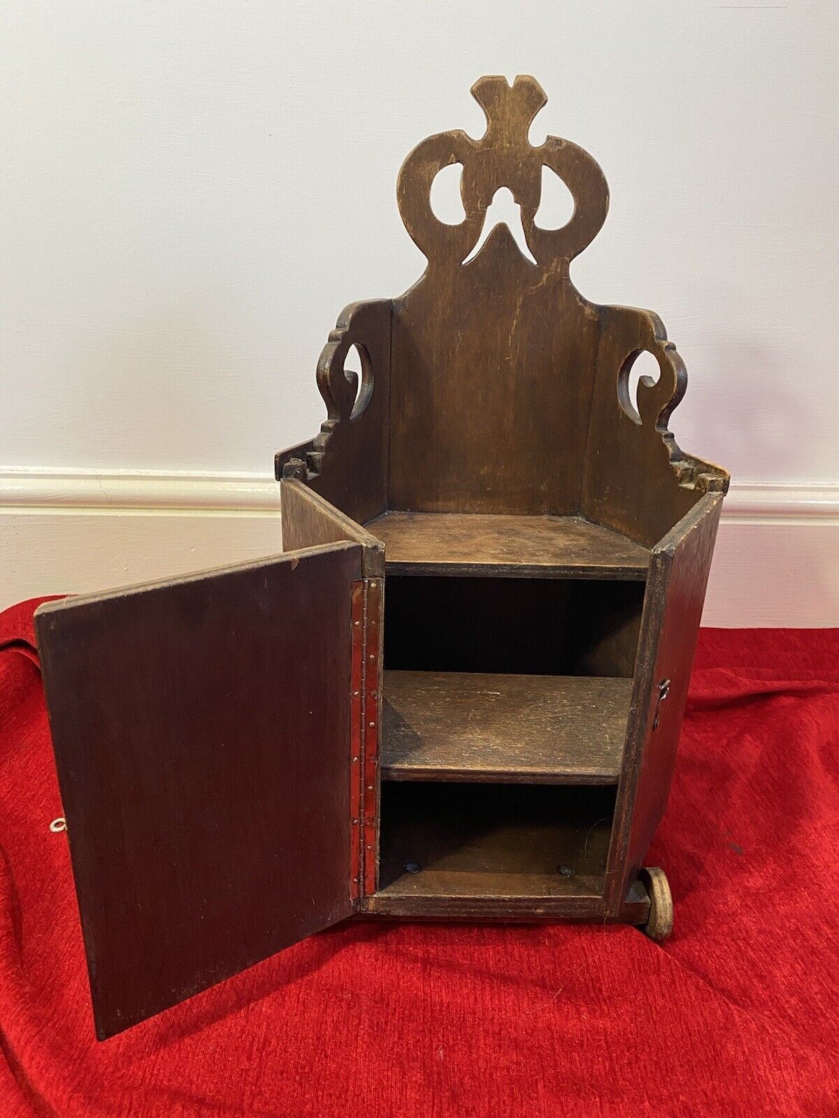 Decorative Gothic Church Pulpit In 1/4 Scale Apprentice Piece On Wooden Wheels photo Furniture
