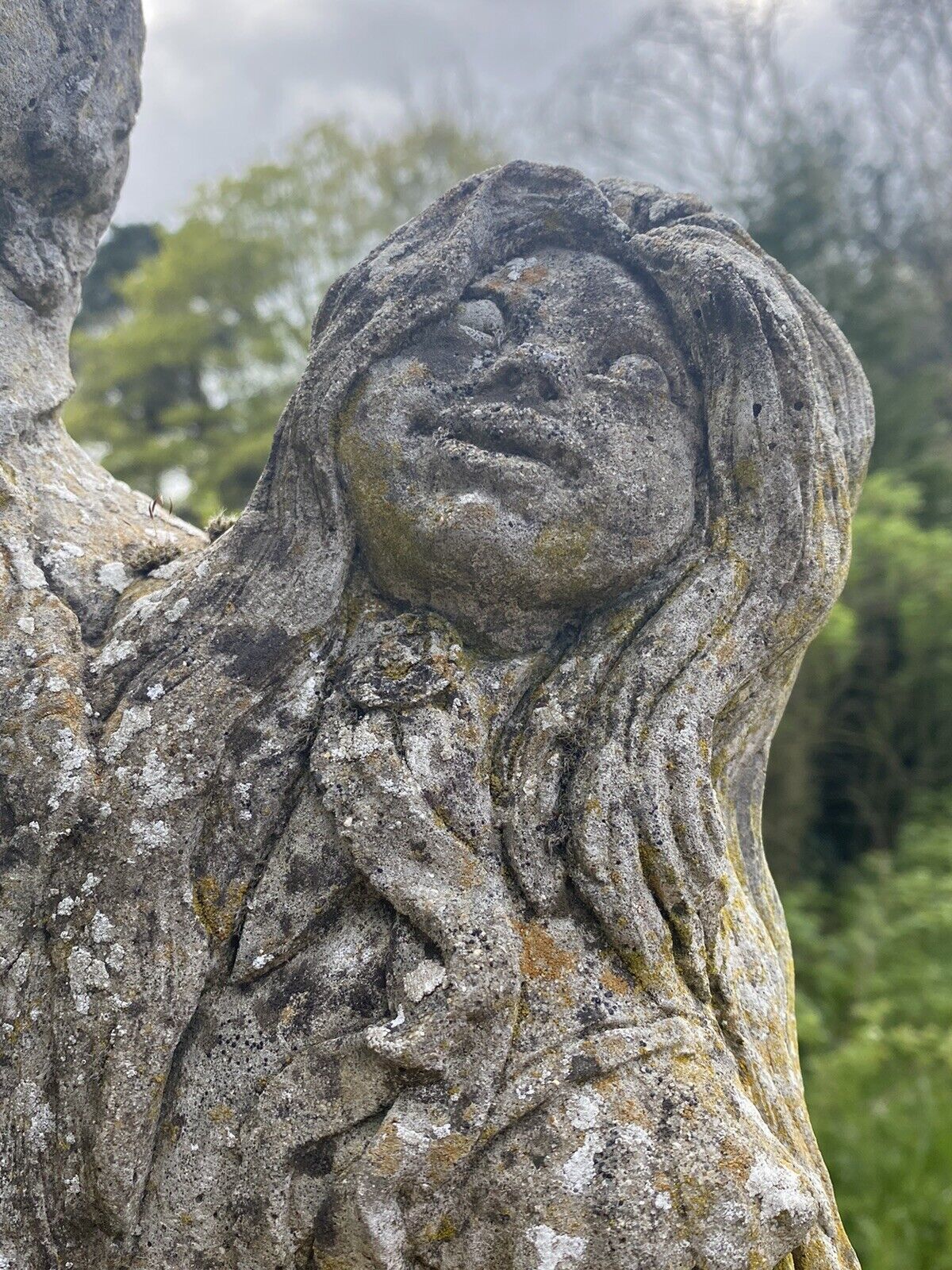Vintage Jolly Farmer And His Wife Embracing Garden Statue photo vinterior