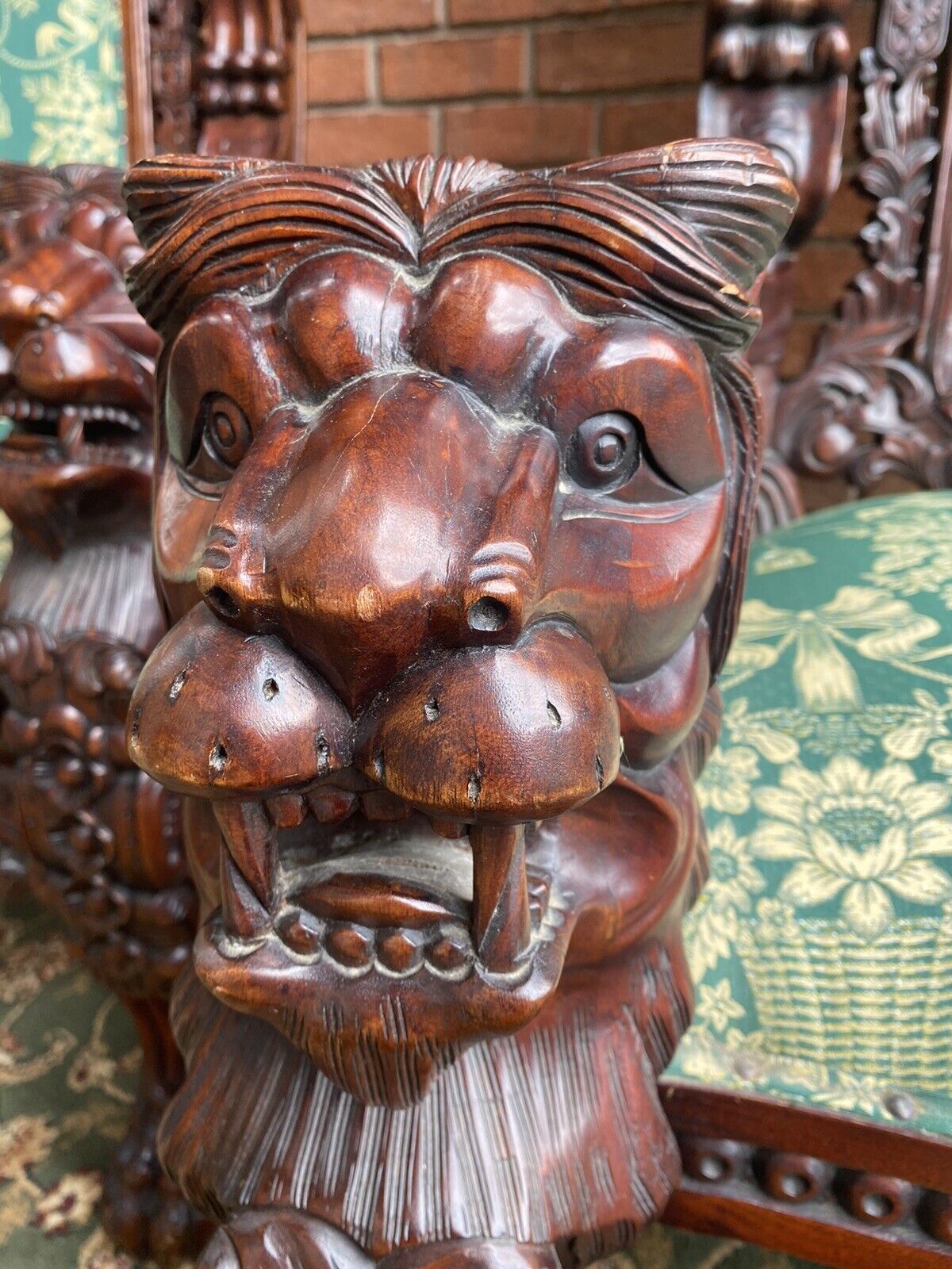 Fine Reproduction Pair Of Colonial Throne Seats With Lion Claw Feet photo vinterior