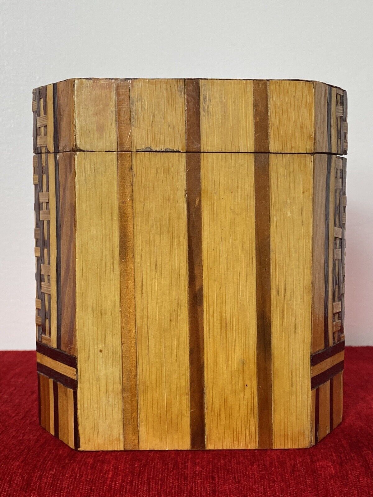 photo furniture Fine 19th Century Oriental Prism Shaped Tea Caddy Inlaid In Exotic Woods