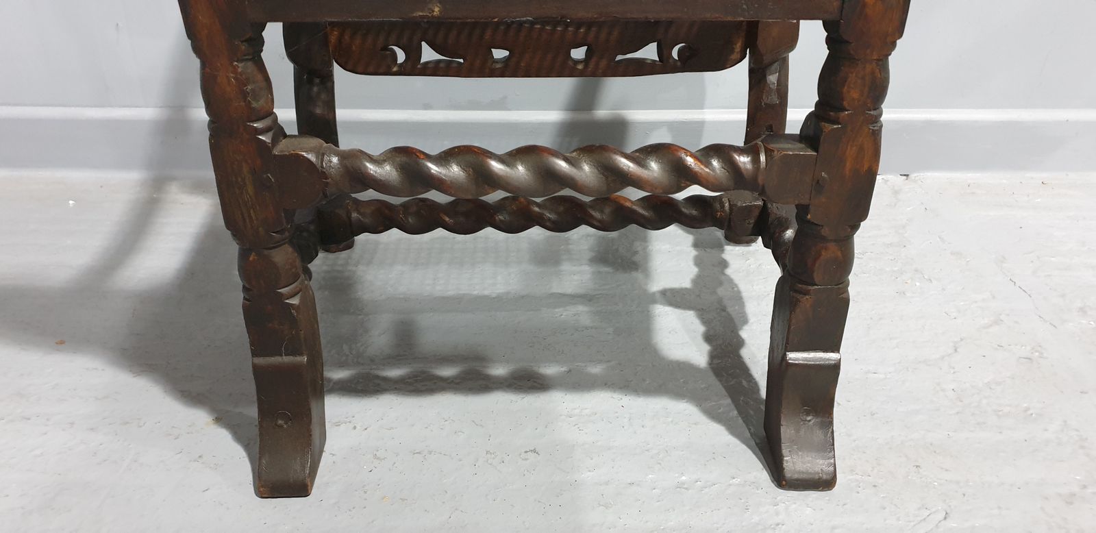 Cromwellian Carver Chair photo vintage