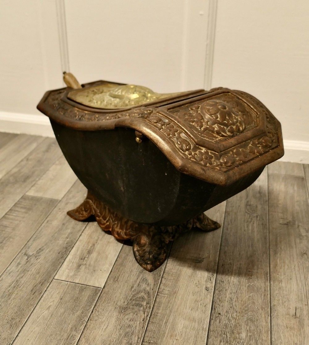 19th Century Cast Iron And Brass Art Nouveau Coal Scuttle photo vinterior