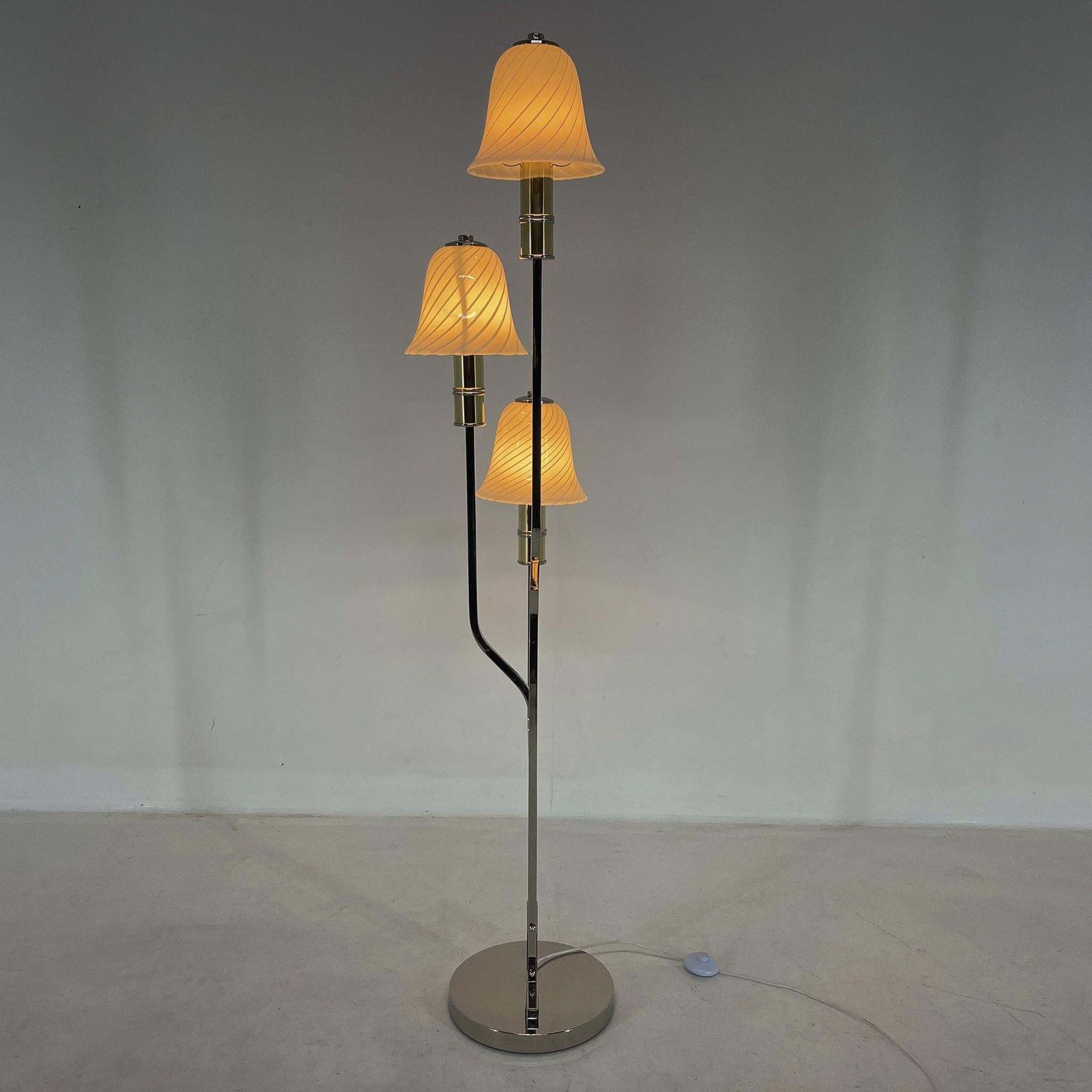 photo vinterior Rare Italian Chrome & Murano Glass 'Magic Mushrooms' Floor Lamp, 1970's