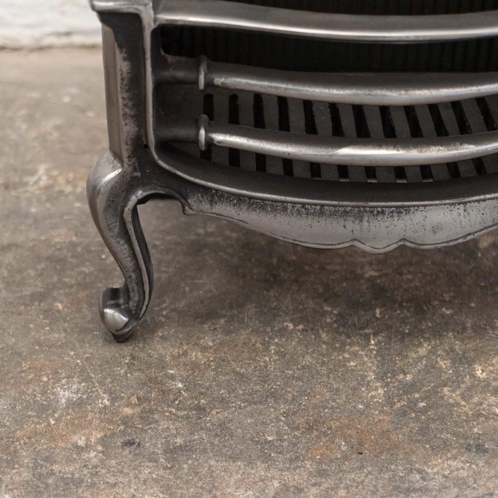 Reclaimed Grand Cast Iron Fire Basket With Finials photo 650.0