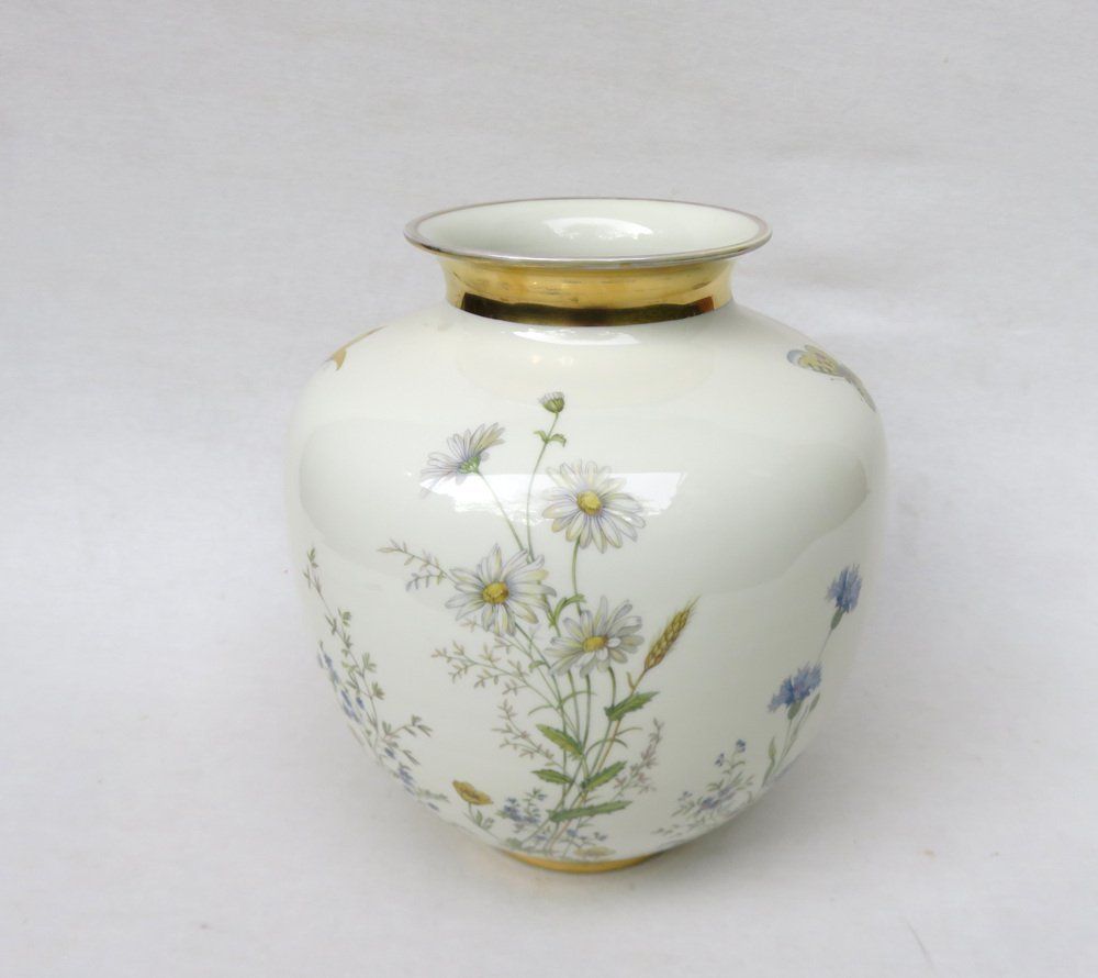 Wiesengrund And Bergeshöh`n Vase From K&A Krautheim Selb Bavaria, 1940s photo furniture