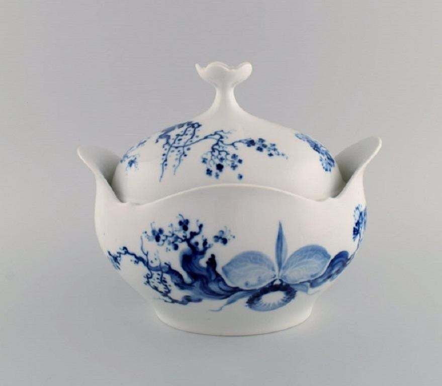 Meissen Blue Orchid  Art Deco Soup Tureen In Hand Painted Porcelain photo furniture