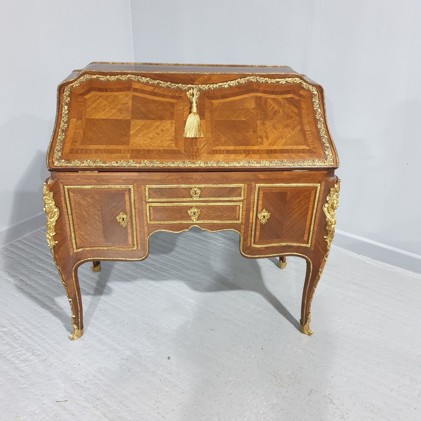 2950.0 Excellent  Quality Early 19thc. French Kingwood Parquetry Bureau photo