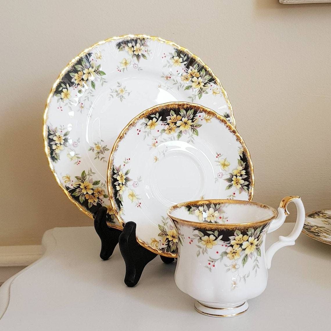 Original Royal Albert ''Royal Ascot'', Bone China Porcelain, Made In England, Royal Albert Set, Rare Find, 1982 Ltd photo 1042.0