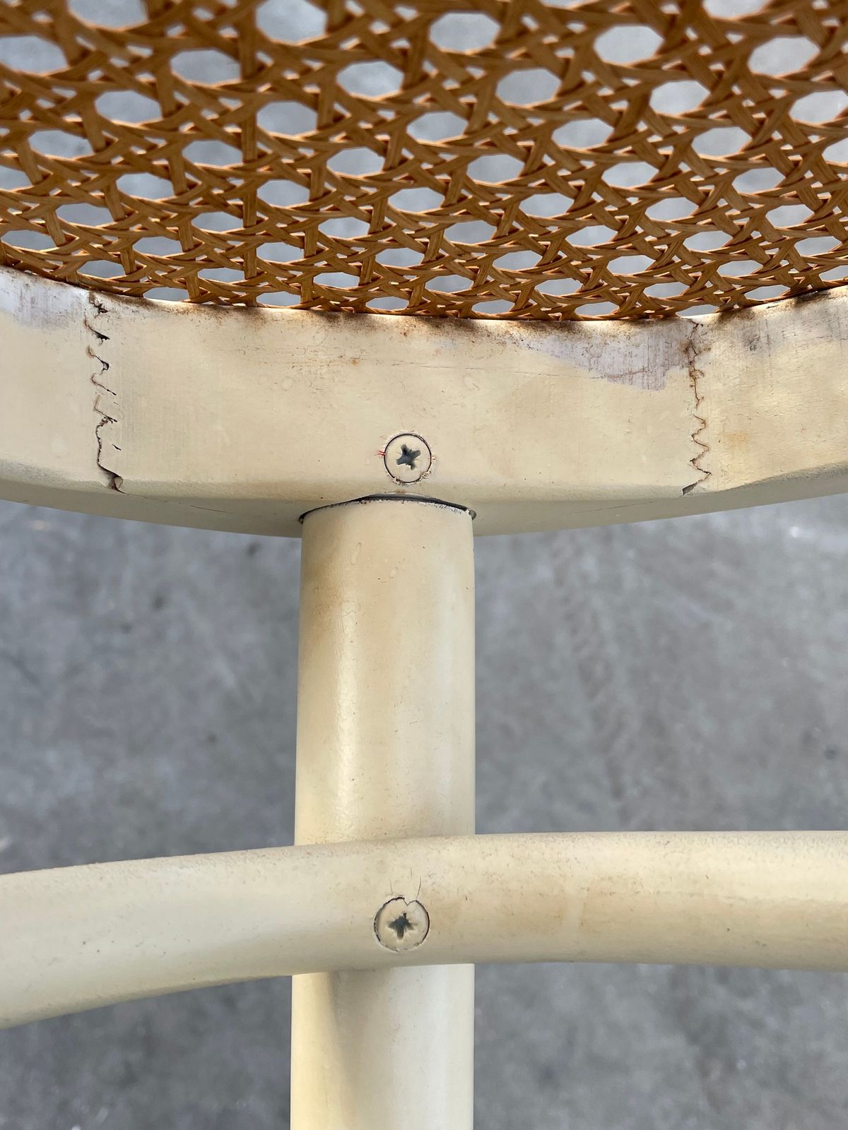 Chair No. 14 White photo vinterior