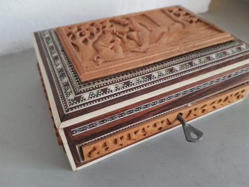 Superb Antique 19th C Anglo Indian Inlaid Mosaic Carved Wood Jewelry Sadeli Box photo for sale