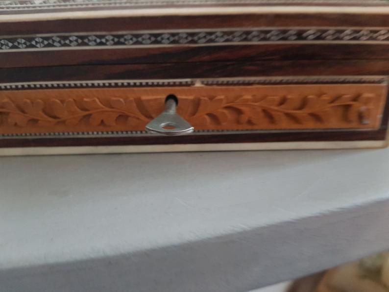 Superb Antique 19th C Anglo Indian Inlaid Mosaic Carved Wood Jewelry Sadeli Box photo 280.0