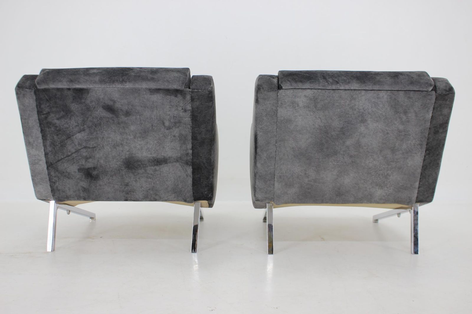 photo for sale 1970s Pair Of Italian Design Armchairs