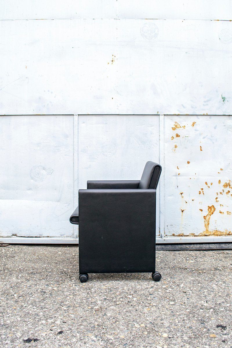 Italian Giulietta Leather Chairs By Tobia & Afra Scarpa, 1988, Set Of 4 photo Furniture
