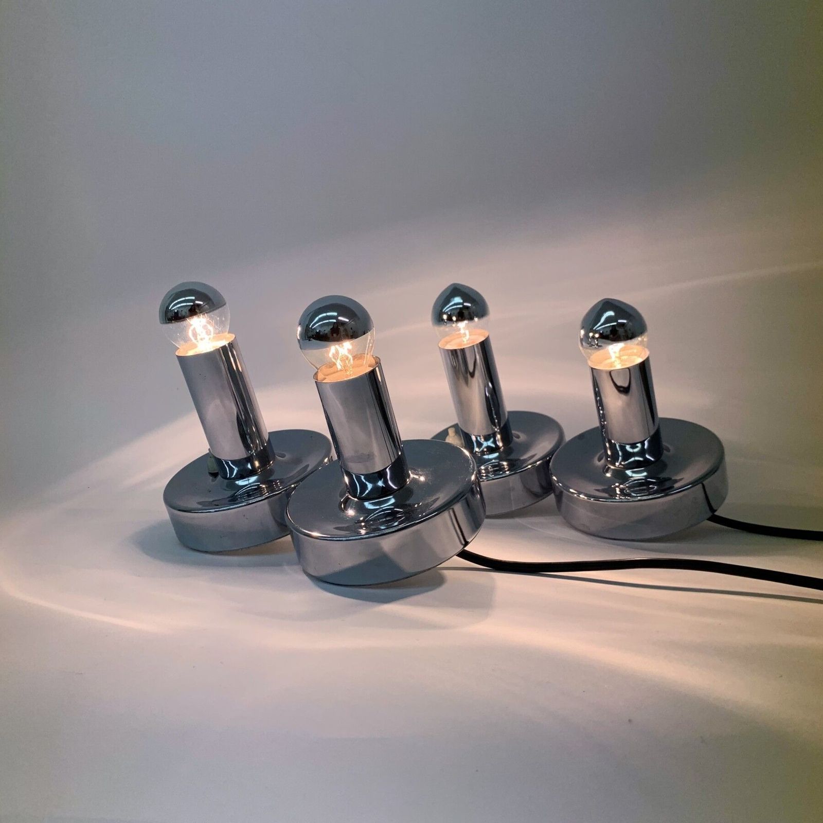 Set Van 2 Space Age Chromen Nachtkastlampen, Jaren 1970 photo 694.4